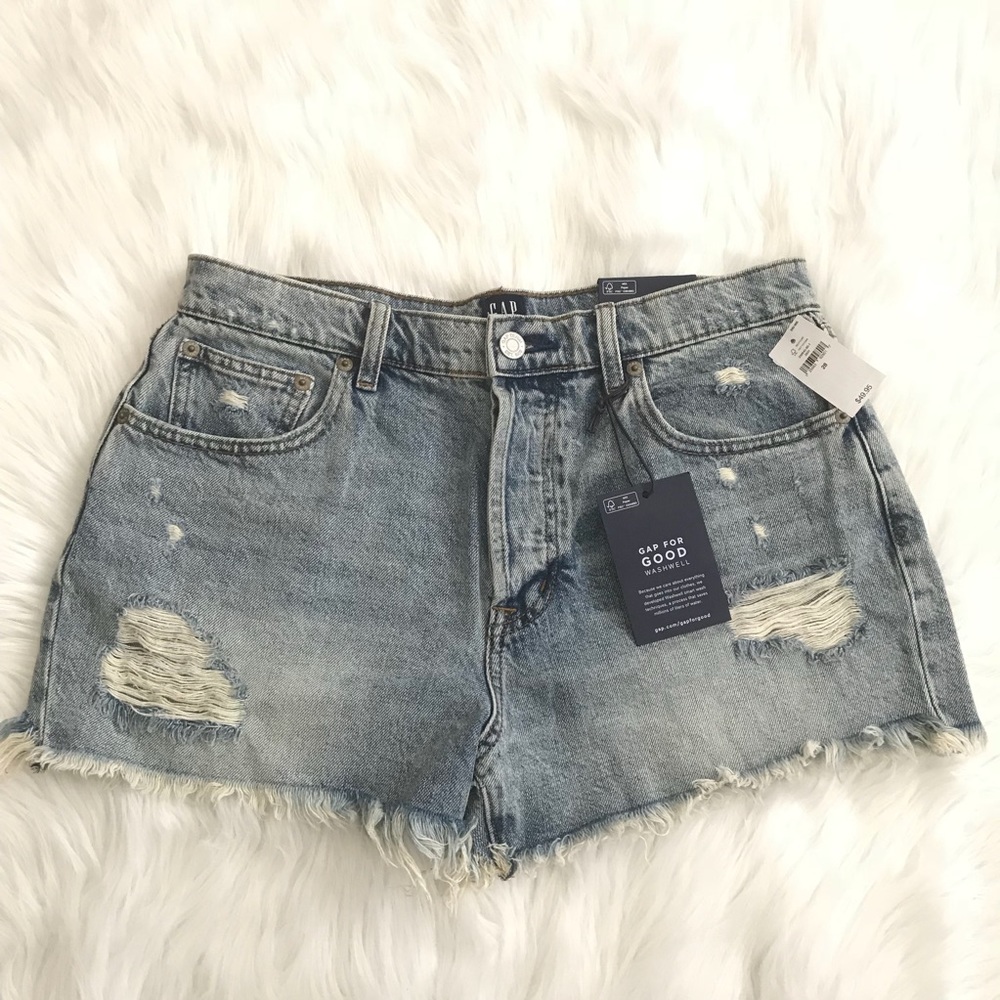 GAP High Rise 3” Short